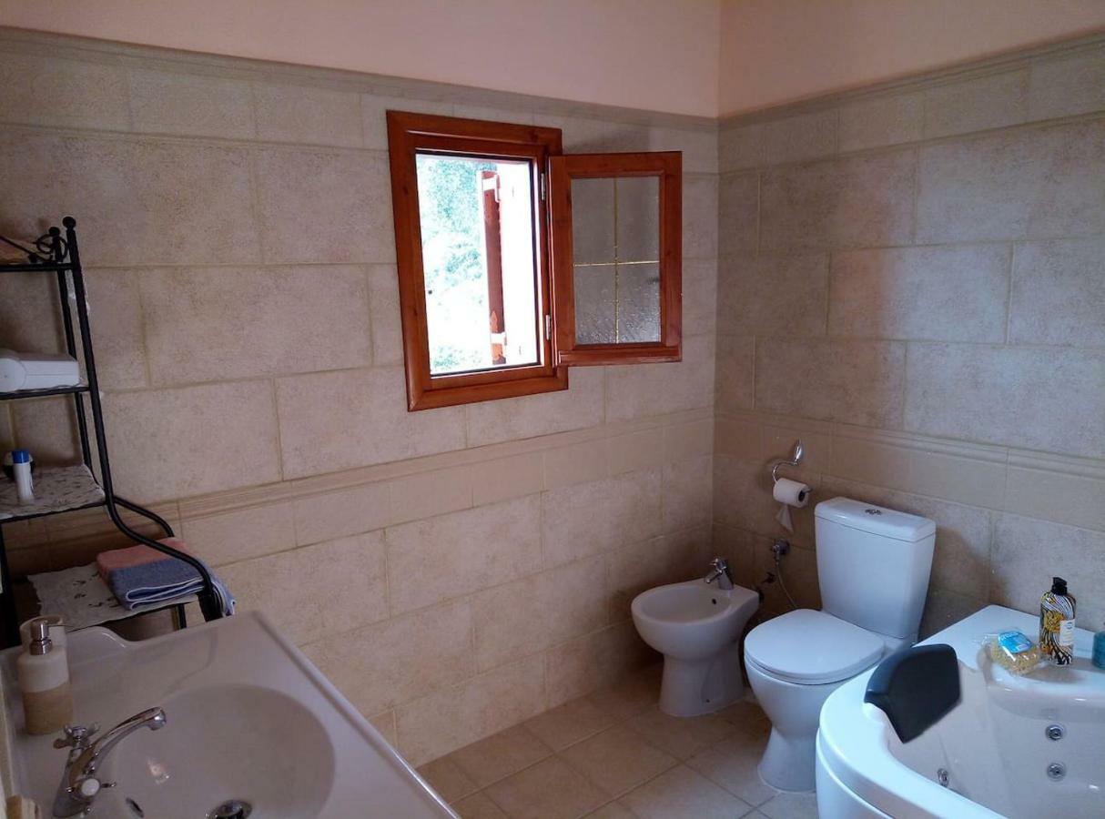 Ágios Matthaíos Villa Silvia מראה חיצוני תמונה