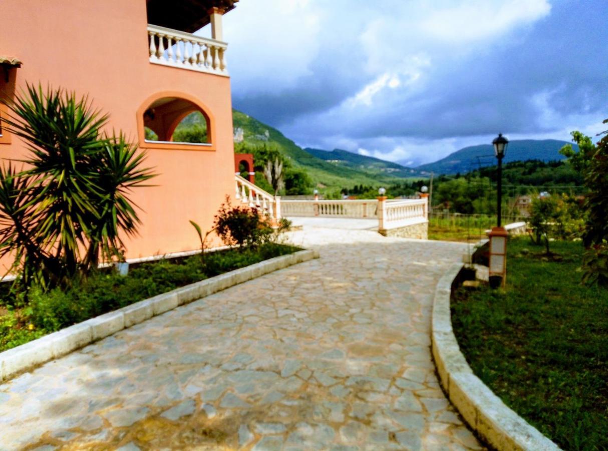 Ágios Matthaíos Villa Silvia מראה חיצוני תמונה