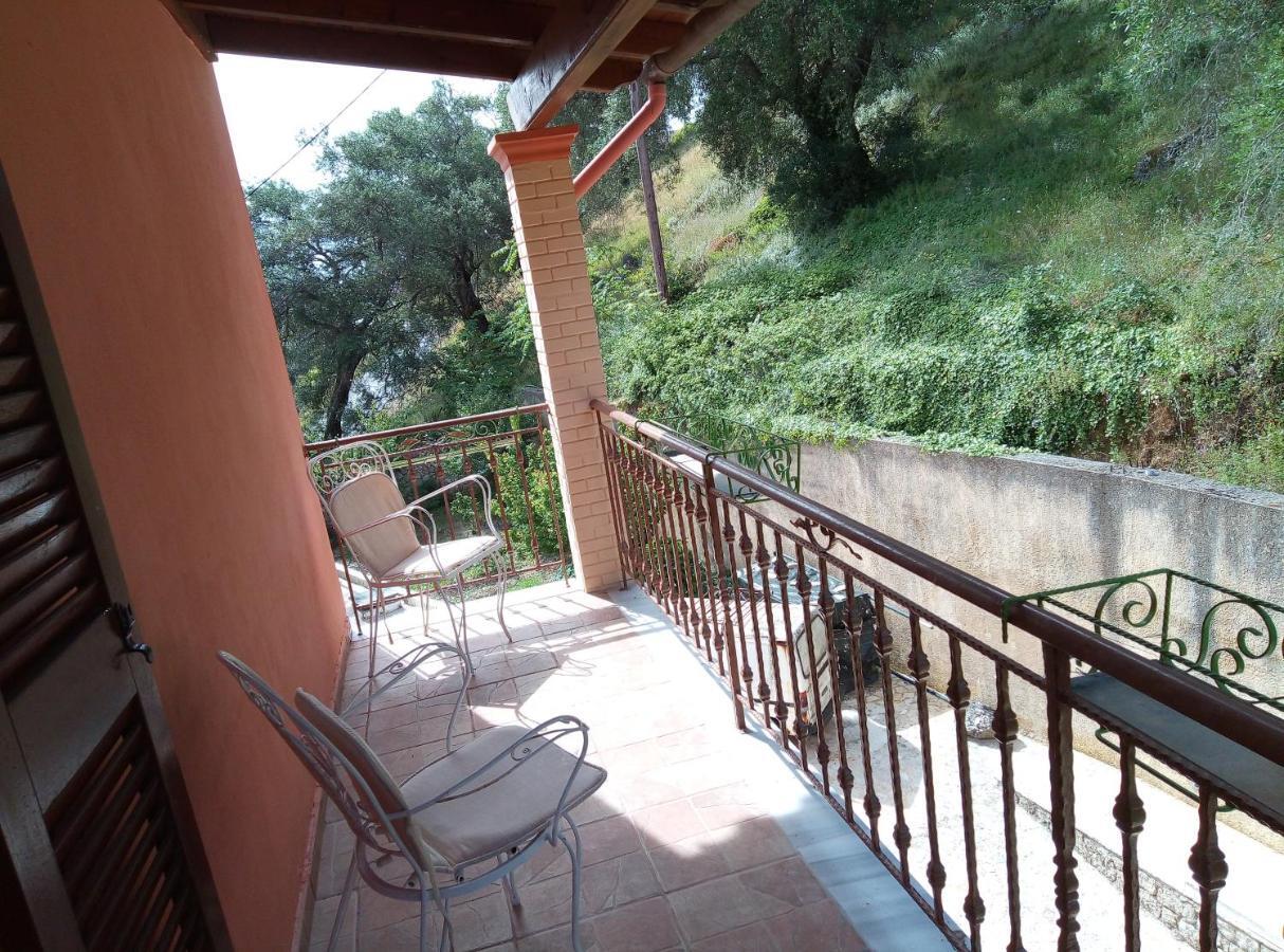 Ágios Matthaíos Villa Silvia מראה חיצוני תמונה